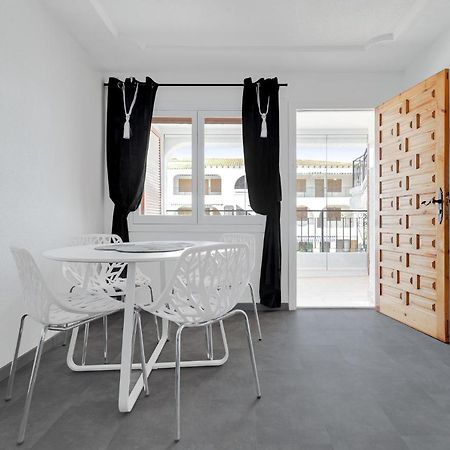 Relax Apartment Torrevieja Exterior photo